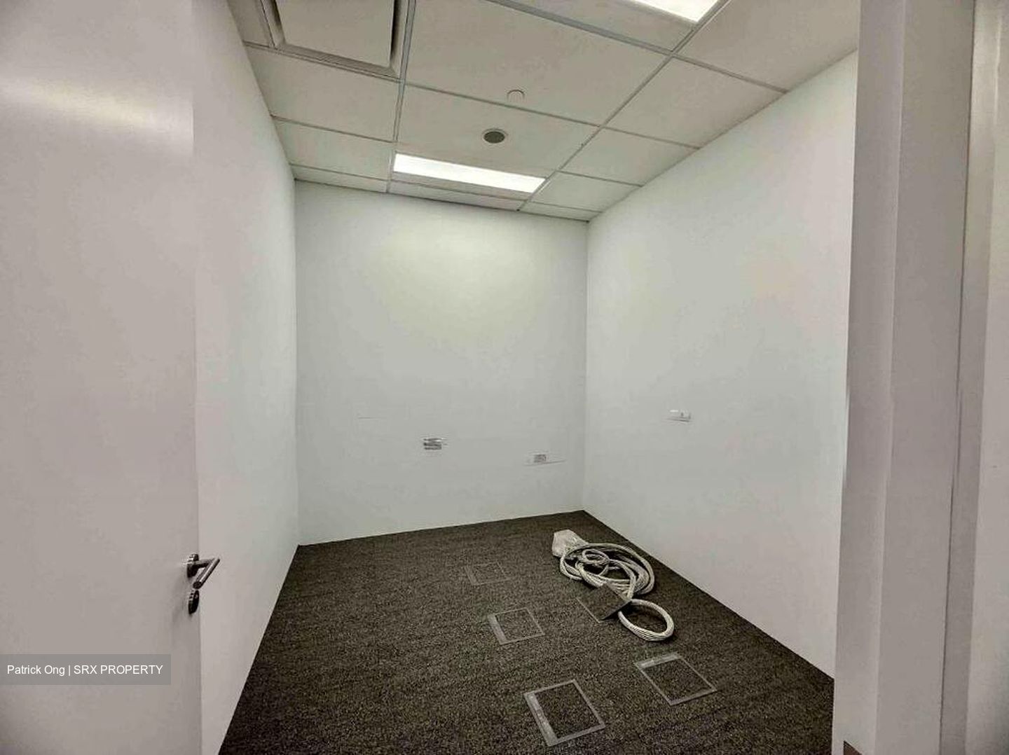 Oue Downtown (D1), Office #519729811